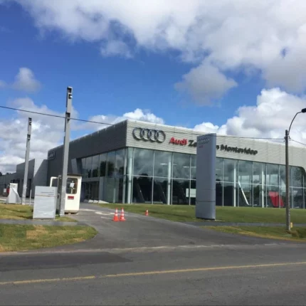 Luxury Modern Structural Light Steel Structure Prefabricated Exhibition Hall Building Design Warehouse 4S Car Showroom Garage