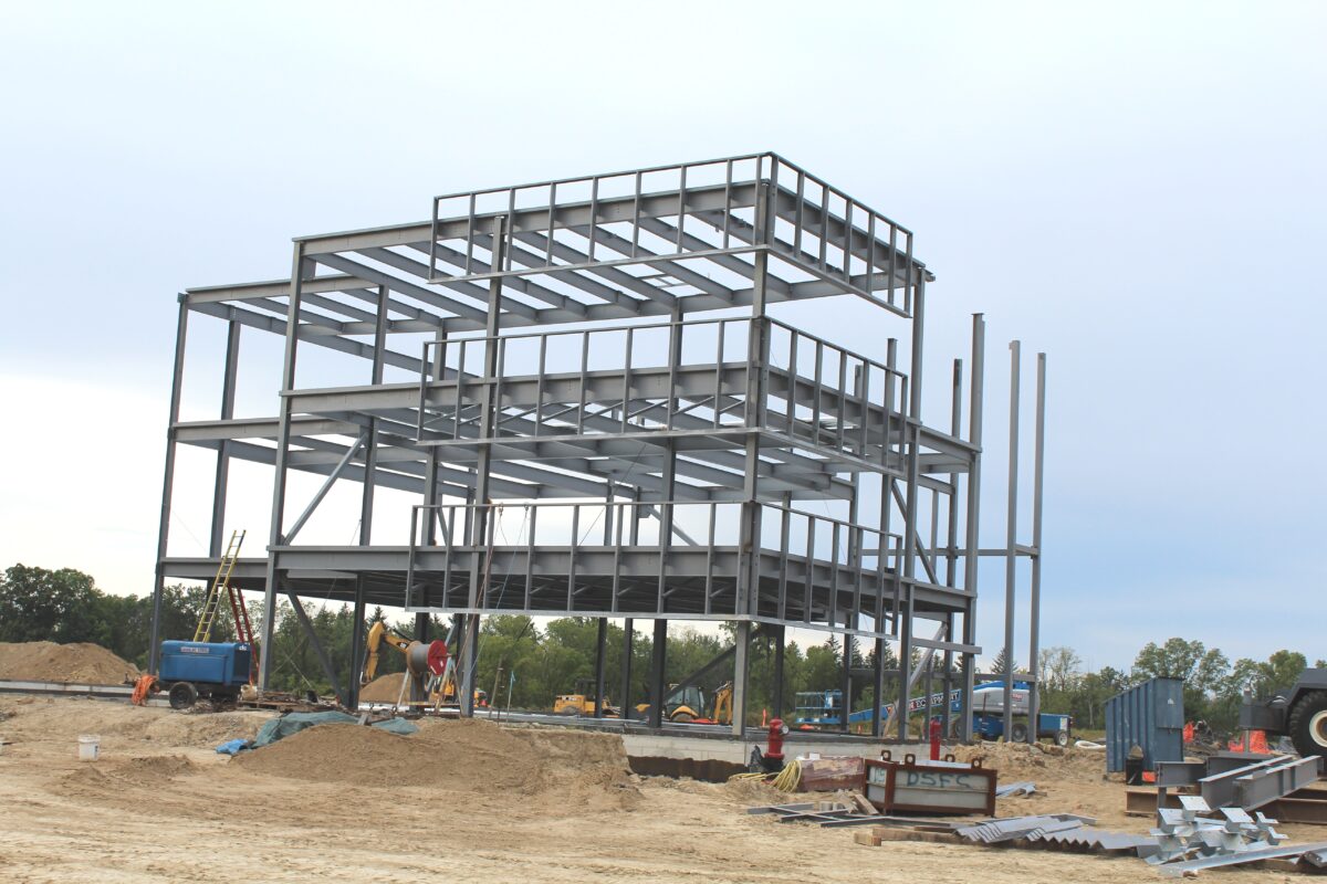 Prefab steel warehouse UAE steel frame construction for industrial logistics building