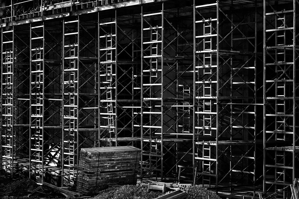 Real warehouse building construction photo for GCC prefab factory and warehouse planning