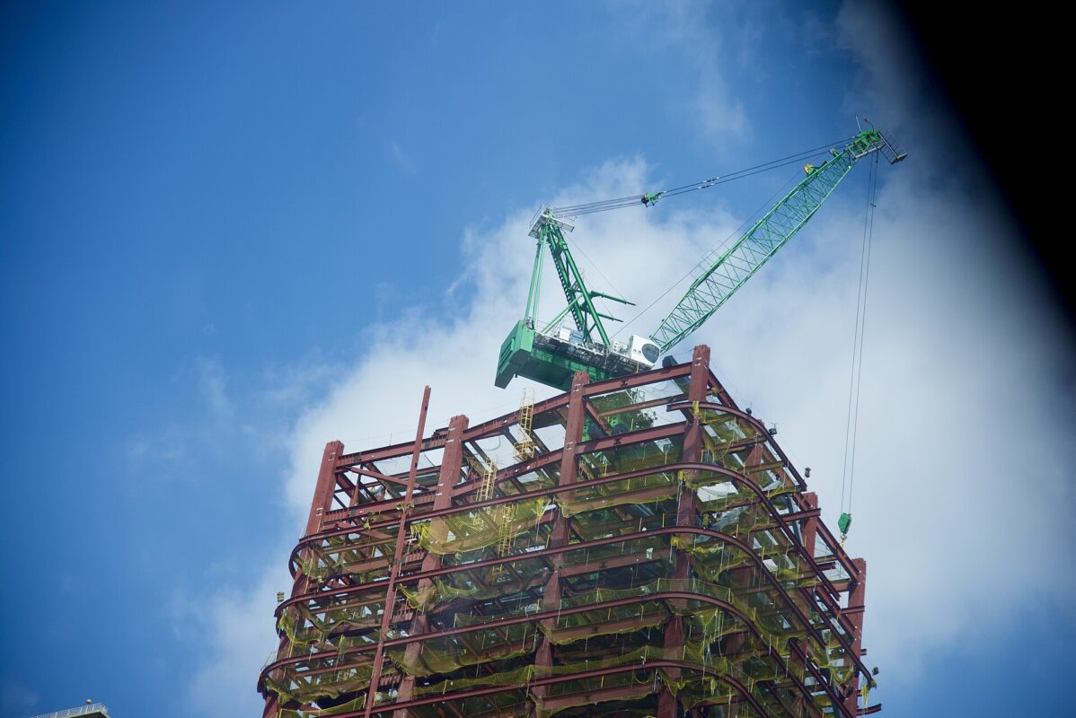 Real steel frame building construction for a Malaysia steel workshop and factory project