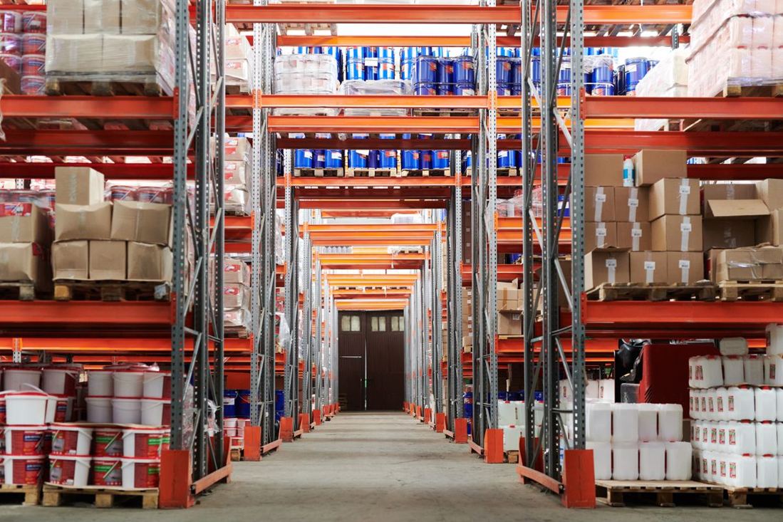 Warehouse pallet racking inside industrial steel storage building for Malaysia industrial building project