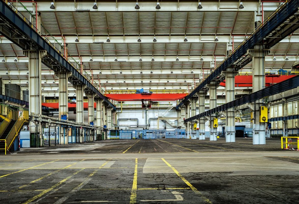 Large span industrial steel workshop interior with overhead cranes for Nigeria workshop project