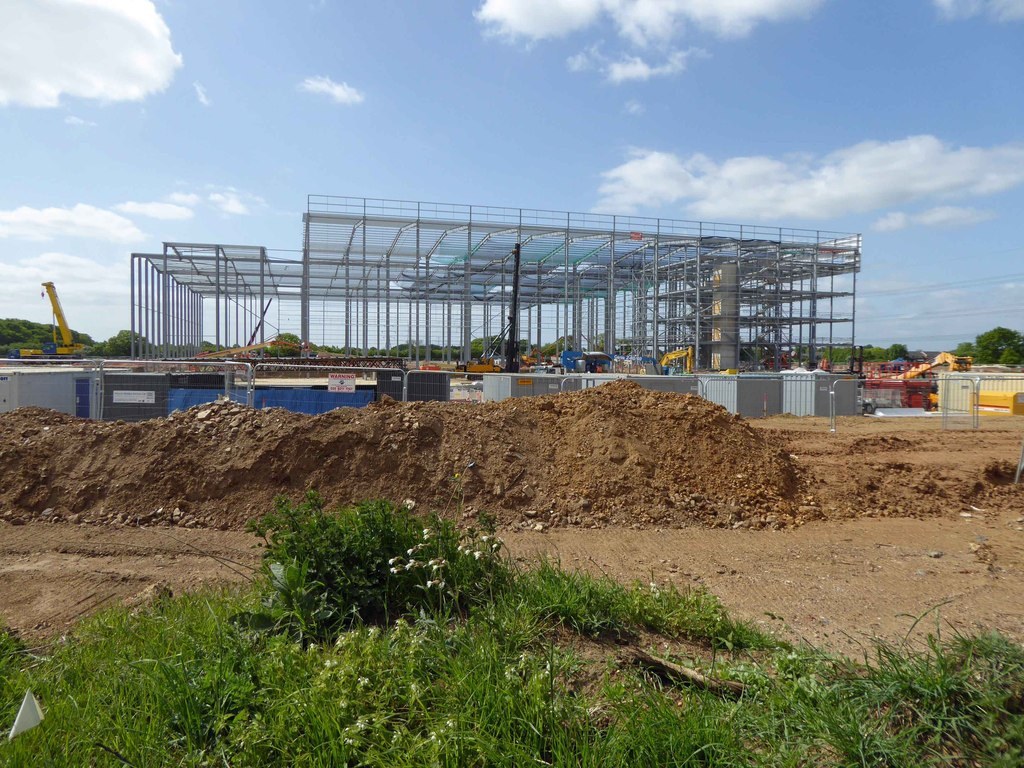 Real steel frame factory construction photo for Vietnam manufacturing projects
