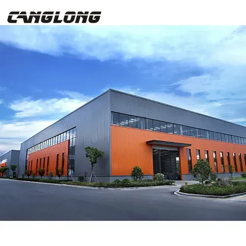 Prefabricated steel warehouse built on a desert site in Saudi Arabia with clear-span portal frame