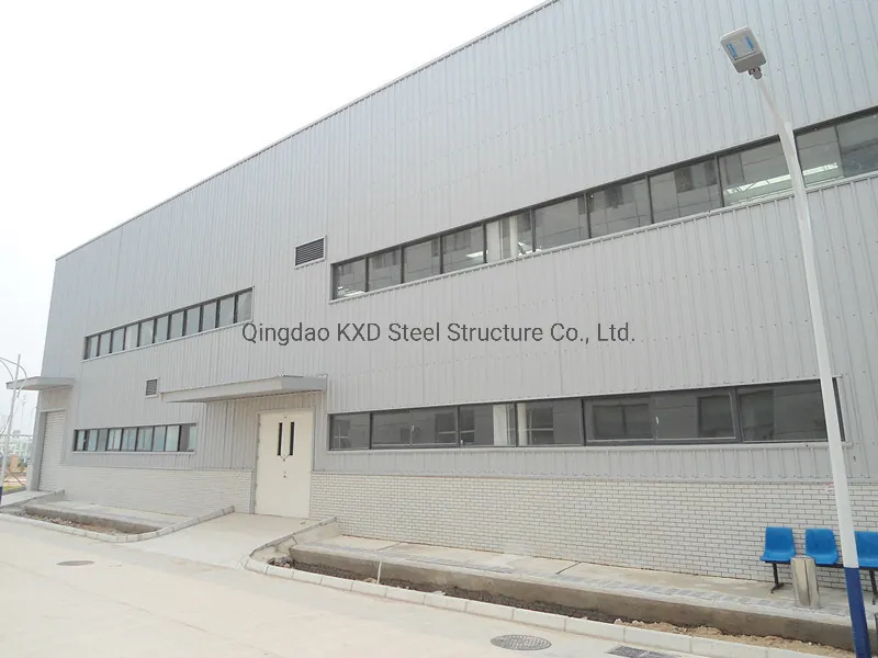 Long-span steel warehouse frame with wide bay spacing